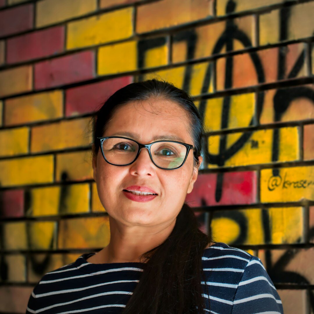 Portrait of an experienced Chilean woman journalist and interviewer